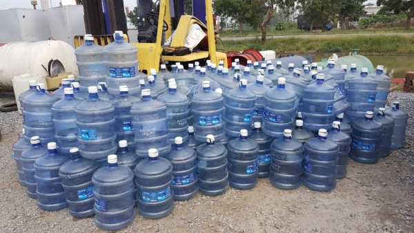 ขายถังน้ำพลาสติกใส มือสองสภาพดี