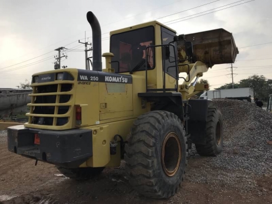 ขาย 1,250,000 บาท KOMATSU WA250-3 สภาพ 7,777 ชม. เครื่องดี เกียร์ดี สภาพสวยพร้อมใช้. เอกสารเล่มทะเบียน  รถอยู่ จ.ปทุมธานี โทร&amp;ไอดีไลน์ 0610710295