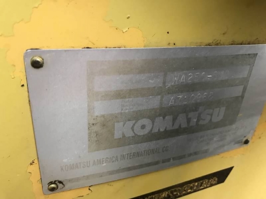 ขาย 1,250,000 บาท KOMATSU WA250-3 สภาพ 7,777 ชม. เครื่องดี เกียร์ดี สภาพสวยพร้อมใช้. เอกสารเล่มทะเบียน  รถอยู่ จ.ปทุมธานี โทร&amp;ไอดีไลน์ 0610710295