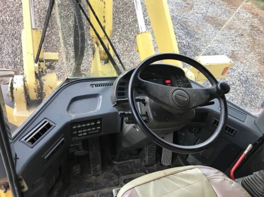 ขาย 1,250,000 บาท KOMATSU WA250-3 สภาพ 7,777 ชม. เครื่องดี เกียร์ดี สภาพสวยพร้อมใช้. เอกสารเล่มทะเบียน  รถอยู่ จ.ปทุมธานี โทร&amp;ไอดีไลน์ 0610710295