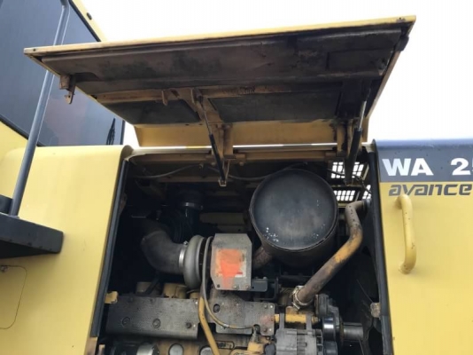 ขาย 1,250,000 บาท KOMATSU WA250-3 สภาพ 7,777 ชม. เครื่องดี เกียร์ดี สภาพสวยพร้อมใช้. เอกสารเล่มทะเบียน  รถอยู่ จ.ปทุมธานี โทร&amp;ไอดีไลน์ 0610710295