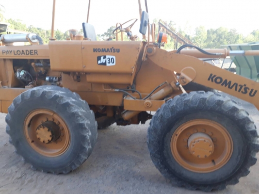 ขาย รถตัก KOMATSU JH30 สภาพดีพร้อมใช้งาน ต่อแขนขยายบุ้งกี๋แล้ว