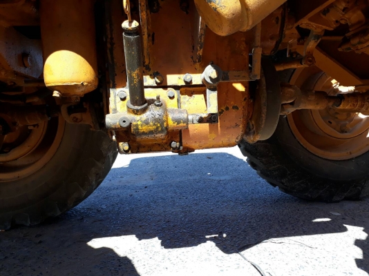 ขาย รถตัก KOMATSU JH30 สภาพดีพร้อมใช้งาน ต่อแขนขยายบุ้งกี๋แล้ว