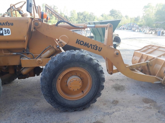 ขาย รถตัก KOMATSU JH30 สภาพดีพร้อมใช้งาน ต่อแขนขยายบุ้งกี๋แล้ว