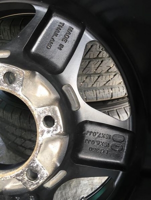 ขายล้อออฟโรดขอบ 16 กว้าง 8 ออฟ 0 MADE IN THAILAND พร้อมยาง Michelin 265 70 R16 ปี 15