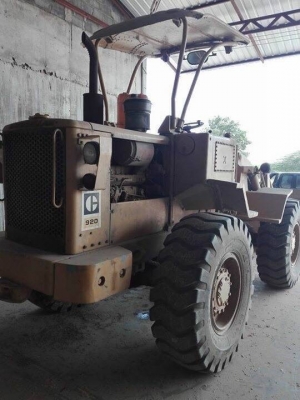 ขาย 695,000 บาท CATTERPILAR  920 สภาพเก่านอก เครื่องดี เกียร์ดี ยางสวย ต่อแขน เปิดปาก เอกสารชื้อขาย   รถอยู่ จ.กำแพงเพชร โทร&amp;ไอดีไลน์ 0610710295