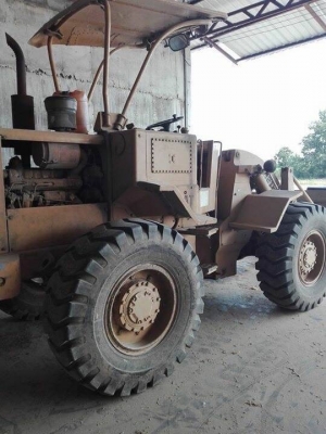ขาย 695,000 บาท CATTERPILAR  920 สภาพเก่านอก เครื่องดี เกียร์ดี ยางสวย ต่อแขน เปิดปาก เอกสารชื้อขาย   รถอยู่ จ.กำแพงเพชร โทร&amp;ไอดีไลน์ 0610710295