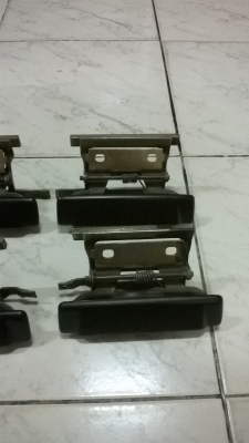 ขายมือเปิดประตูด้านนอกbmw e30 1ชุด สภาพ0k ราคา1000 โทร0924462525โส