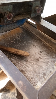 ขายเครื่องสีข้าว.พร้อมเมอเตอ3แรงยังสีใด้อู่ยครับพร้อมใช้ครับ