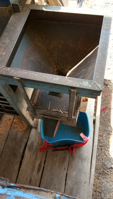 ขายเครื่องสีข้าว.พร้อมเมอเตอ3แรงยังสีใด้อู่ยครับพร้อมใช้ครับ