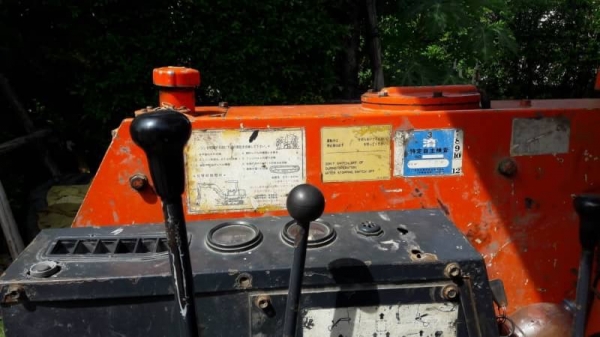 ขาย 185,000 แบคโฮมีไลร์หัวเจาะ AIRMAN HM 30 SG เครื่องดี ปั้มแรง เอวแน่น ช่วงล่างสวย รถพร้อมใช้ รถอยู่ บางนา 090-772-3710 090-772-3708