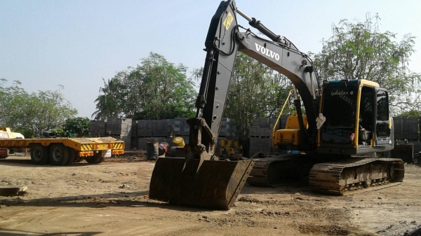 Volvo EC140 พร้อมใช้งาน Volvo EC140 พร้อมใช้งาน