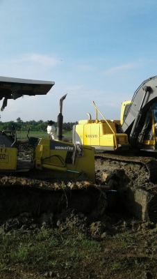Volvo EC140 พร้อมใช้งาน Volvo EC140 พร้อมใช้งาน