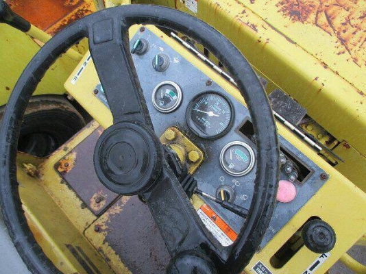 รถบดสั่นสะเทือน SAKAI TW350 เครื่อง ISUZU FROM JAPAN สนใจติดต่อ 063-9316985 ID LINE : 0639316985 ครับ