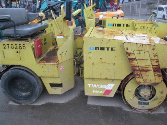 รถบดสั่นสะเทือน SAKAI TW350 เครื่อง ISUZU FROM JAPAN สนใจติดต่อ 063-9316985 ID LINE : 0639316985 ครับ