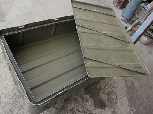 ขายลังทหารขนาดใหญ่ทำด้วยอลูมิเนียมหนาๆ ภายใน2ชั้นมีช่องใส่ของ ขายลังทหารขนาดใหญ่ทำด้วยอลูมิเนียมหนาๆ ภายใน2ชั้นมีช่องใส่ของ