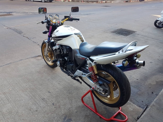 ขายแลกเทรินร์คับ HONDA CB400 TECH3 ปี2006 แฮนด์แต่ง ท่อแต่งฟลูไทเทเนียม แกนโช๊คแต่ง ยางหน้าหลังเต็ม ขายแลกเทรินร์คับ HONDA CB400 TECH3 ปี2006 แฮนด์แต่ง ท่อแต่งฟลูไทเทเนียม แกนโช๊คแต่ง ยางหน้าหลังเต็ม