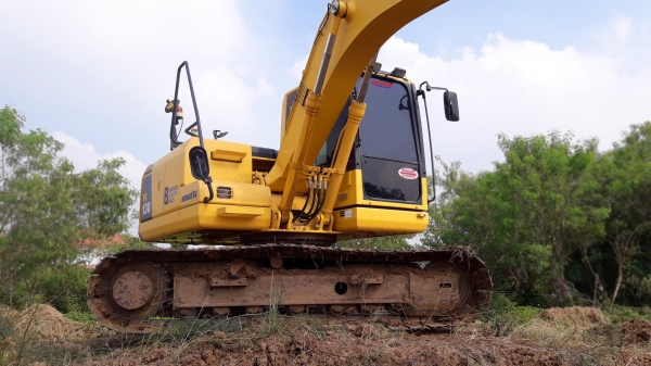 ขายรถแบ็คโฮ KOMATSU PC130-8 ใช้งาน 9 พันชั่วโมง สภาพนางฟ้า สวยไม่มีที่ติ