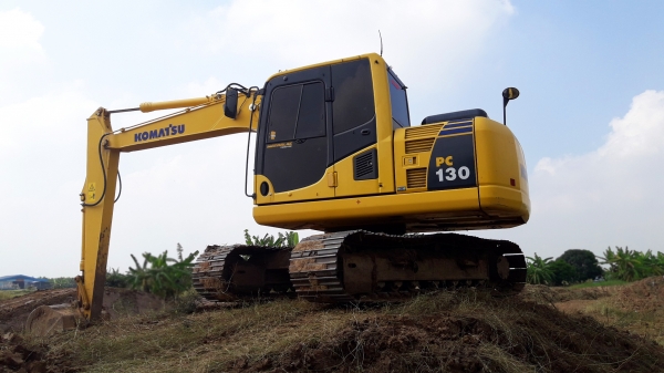 ขายรถแบ็คโฮ KOMATSU PC130-8 ใช้งาน 9 พันชั่วโมง สภาพนางฟ้า สวยไม่มีที่ติ