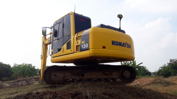ขายรถแบ็คโฮ KOMATSU PC130-8 ใช้งาน 9 พันชั่วโมง สภาพนางฟ้า สวยไม่มีที่ติ