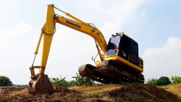 ขายรถแบ็คโฮ KOMATSU PC130-8 ใช้งาน 9 พันชั่วโมง สภาพนางฟ้า สวยไม่มีที่ติ
