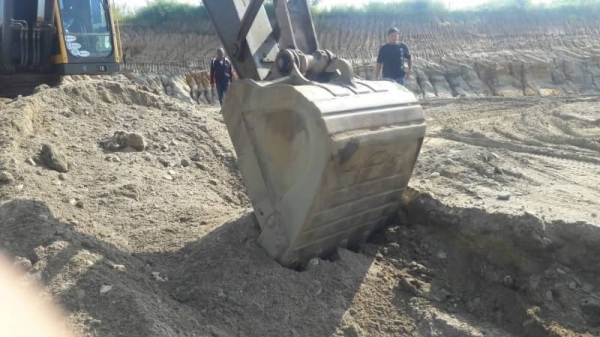 ขาย 999,999 VOLVO EC 210 B PRIME เครื่องดี ปั้มแรง เอวแน่น ช่วงล่างแน่น ไฟฟ้าฟ้าครบ เอกสารแจ้งจำหน่าย รถอยู่ กาญจนบุรี 090-772-3710 090-772-3708