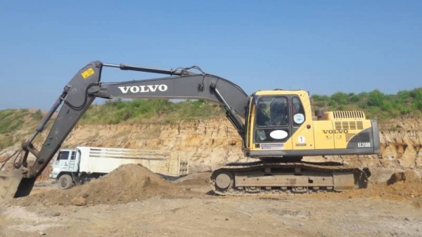ขาย 999,999 VOLVO EC 210 B PRIME เครื่องดี ปั้มแรง เอวแน่น ช่วงล่างแน่น ไฟฟ้าฟ้าครบ เอกสารแจ้งจำหน่าย รถอยู่ กาญจนบุรี 090-772-3710 090-772-3708