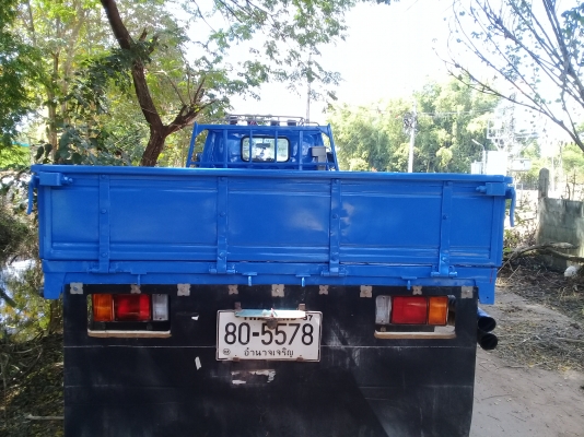 รถบรรทุหกล้อ ISUZU NKR 110 เกียร์สั้น ยกหัวได้ พวงมาลัยเพาว์เวอร์