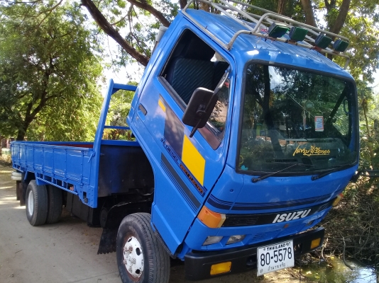 รถบรรทุหกล้อ ISUZU NKR 110 เกียร์สั้น ยกหัวได้ พวงมาลัยเพาว์เวอร์ รถบรรทุหกล้อ ISUZU NKR 110 เกียร์สั้น ยกหัวได้ พวงมาลัยเพาว์เวอร์