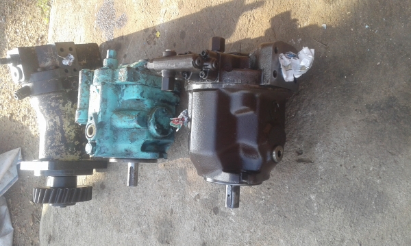 ขายปั้มนิ้ว 2 ตัวถอดจากเครื่องฉีดพลาสติก อีกตัว ถอดจากรถโม่ปูน คัฟ ขายปั้มนิ้ว 2 ตัวถอดจากเครื่องฉีดพลาสติก อีกตัว ถอดจากรถโม่ปูน คัฟ