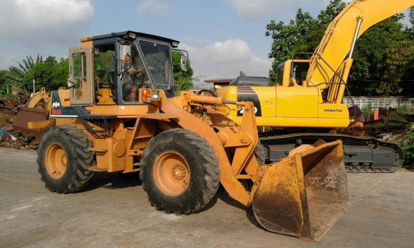 KOMATSU  WA100-1