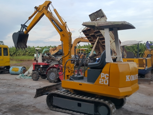 รถแบคโฮ KOMATSU PC20  รถเก่านอกพึ่งนำเข้ามา ยังไม่เคยใช้งานในไทย แทร็กยางใหม่ หนา ปั๊มเรียง สภาพพร้อมใช้งาน มีเอกสารใบอินวอยซ์