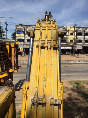 ขาย 595,000 บาท KOMATSU PC200-6 เครื่องดี ปั้มแรง โช่หนา เอวขยับ ไฟฟ้าครบ เอกสารเล่มทะเบียน รถอยู่  ขอนแก่น โทร090-772-3708,090-772-3710