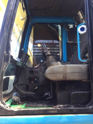 ขาย 595,000 บาท KOMATSU PC200-6 เครื่องดี ปั้มแรง โช่หนา เอวขยับ ไฟฟ้าครบ เอกสารเล่มทะเบียน รถอยู่  ขอนแก่น โทร090-772-3708,090-772-3710