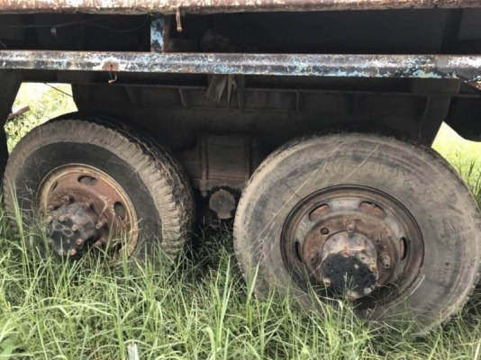 ขาย 115,000 บาท พื้นเรียบ 2 เพลาโบกี้ อู่ จตุรทิศ. บิสชิเนส จำกัด (JTT)  ยาว 12.3 เมตร สภาพจอด. ต้องไล่ระบบต่อ. เอกสารเล่มทะเบียน  รถอยู่  นครปฐม  โทร090-772-3708,090-772-3710