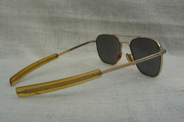 แว่นตาอเมริกันเสืออากาศ ยุค &#039;70s  โมเดล &#039;นักบินรบ&#039; อันลือลั่น  Vintage COMMAND handmade in USA  ตัวแท้ !  จริงใจ - ไม่จิงโจ้!