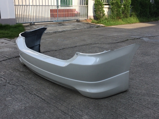 กันชนหลัง toyota wish 2004 สีขาวมุก โทร.081-5664383