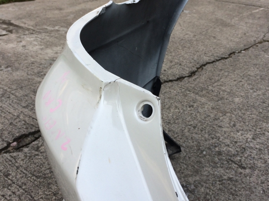 กันชนหลัง toyota wish 2004 สีขาวมุก โทร.081-5664383