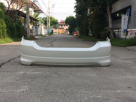 กันชนหลัง toyota wish 2004 สีขาวมุก โทร.081-5664383