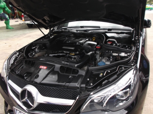 ท่านใดตามหาอยู่เรียนเชิญมาชมคันนี้ครับ กับสภาพหนึงในร้อย เข้าศูนย์ตามระยะ ไมล์แท้ 60000km MERCEDES-BENZ E-CLASS E200 2.0 COUPE AMG W207