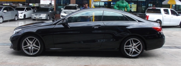 ท่านใดตามหาอยู่เรียนเชิญมาชมคันนี้ครับ กับสภาพหนึงในร้อย เข้าศูนย์ตามระยะ ไมล์แท้ 60000km MERCEDES-BENZ E-CLASS E200 2.0 COUPE AMG W207