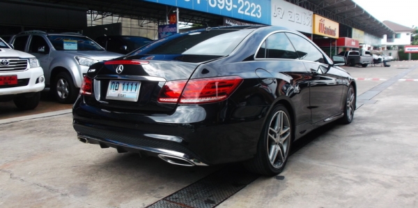 ท่านใดตามหาอยู่เรียนเชิญมาชมคันนี้ครับ กับสภาพหนึงในร้อย เข้าศูนย์ตามระยะ ไมล์แท้ 60000km MERCEDES-BENZ E-CLASS E200 2.0 COUPE AMG W207