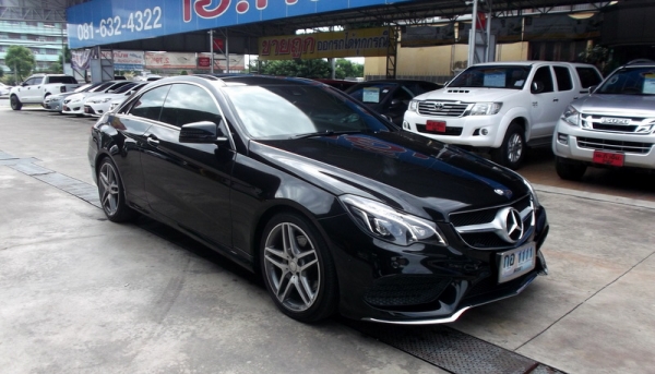 ท่านใดตามหาอยู่เรียนเชิญมาชมคันนี้ครับ กับสภาพหนึงในร้อย เข้าศูนย์ตามระยะ ไมล์แท้ 60000km MERCEDES-BENZ E-CLASS E200 2.0 COUPE AMG W207