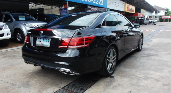 ท่านใดตามหาอยู่เรียนเชิญมาชมคันนี้ครับ กับสภาพหนึงในร้อย เข้าศูนย์ตามระยะ ไมล์แท้ 60000km MERCEDES-BENZ E-CLASS E200 2.0 COUPE AMG W207