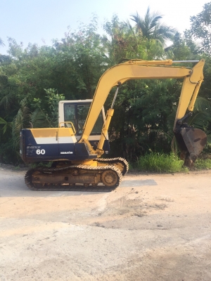 ขายรถขุดนำเข้าจากประเทศญี่ปุ่น komatsu pc60-6 รถสภาพสวย พร้อมใช้งาน สนใจ089-2579650