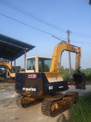ขายรถขุดนำเข้าจากประเทศญี่ปุ่น komatsu pc60-6 รถสภาพสวย พร้อมใช้งาน สนใจ089-2579650