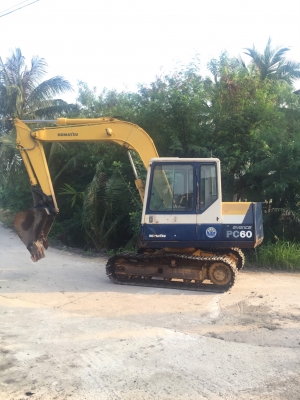 ขายรถขุดนำเข้าจากประเทศญี่ปุ่น komatsu pc60-6 รถสภาพสวย พร้อมใช้งาน สนใจ089-2579650