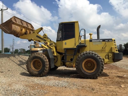 ขายค่ะ รถตักล้อยาง komatsu WA250-3MC สภาพสวยมากๆค่ะ
