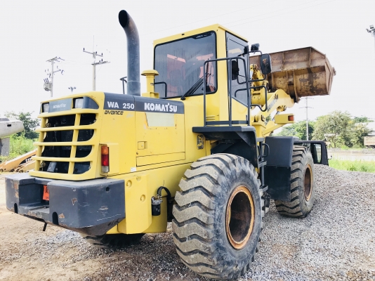 ขายรถตักล้อยาง KOMATSU WA250-3MC พร้อมใช้ เอกสารเล่มทะเบียน ขายรถตักล้อยาง KOMATSU WA250-3MC พร้อมใช้ เอกสารเล่มทะเบียน