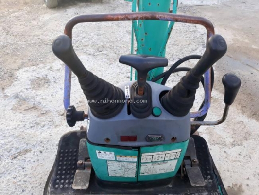 นำเข้าจากญี่ปุ่น รถขุดเล็ก KOMATSU รุ่น PC03-2F รหัสสินค้า 81004954 โทร 081-8283376 www.nihonmono.com นำเข้าจากญี่ปุ่น รถขุดเล็ก KOMATSU รุ่น PC03-2F รหัสสินค้า 81004954 โทร 081-8283376 www.nihonmono.com